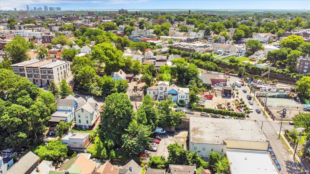 51 S High Street Property Photo 25