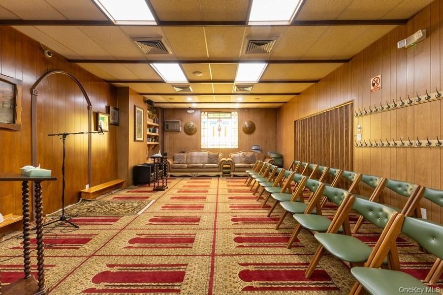 5836 Catalpa Avenue Property Photo 6