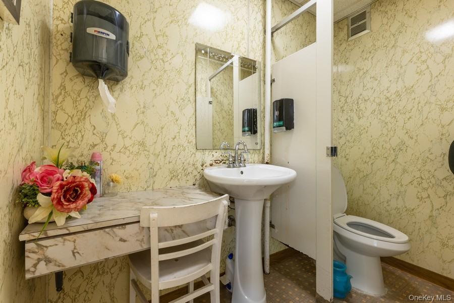 5836 Catalpa Avenue Property Photo 15