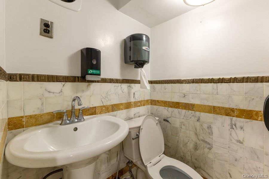 5836 Catalpa Avenue Property Photo 17