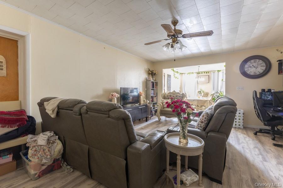 5836 Catalpa Avenue Property Photo 18