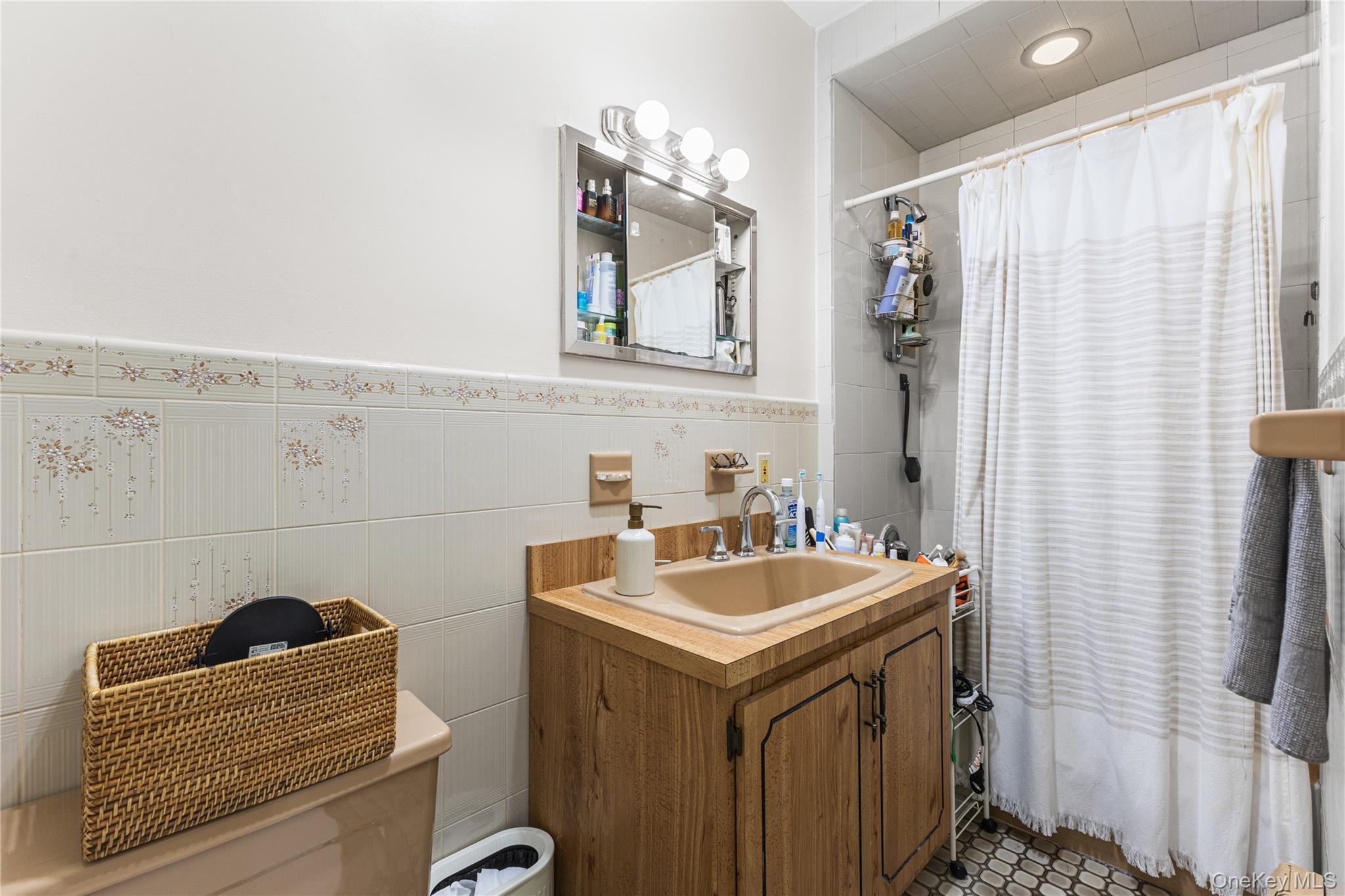 5836 Catalpa Avenue Property Photo 45