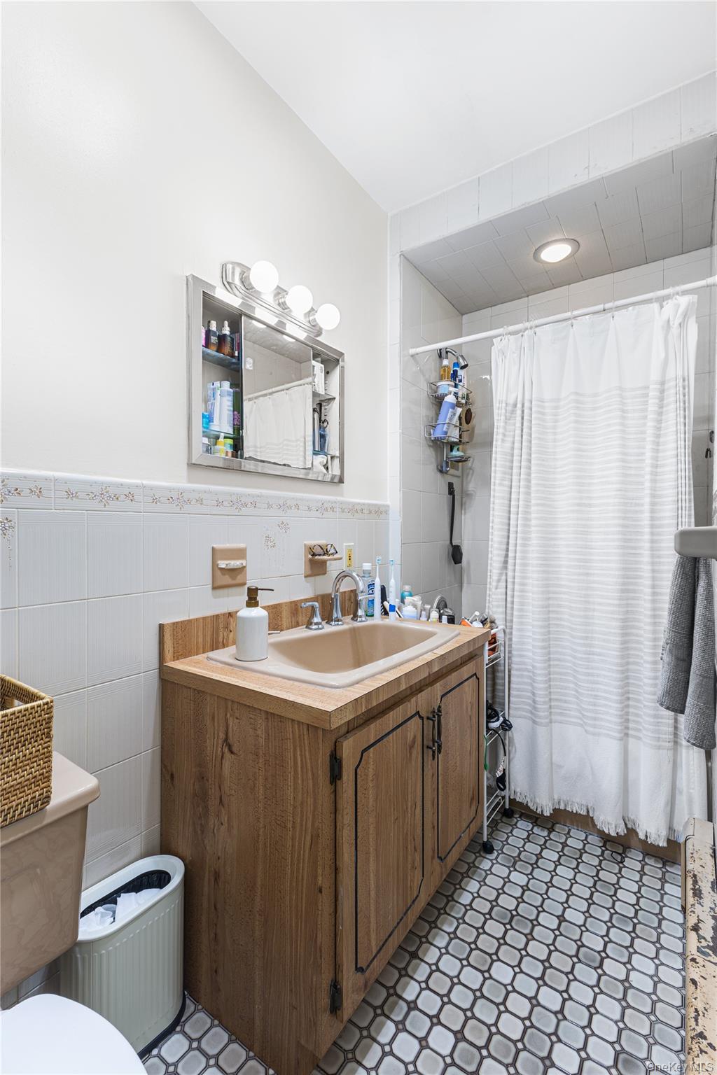 5836 Catalpa Avenue Property Photo 46