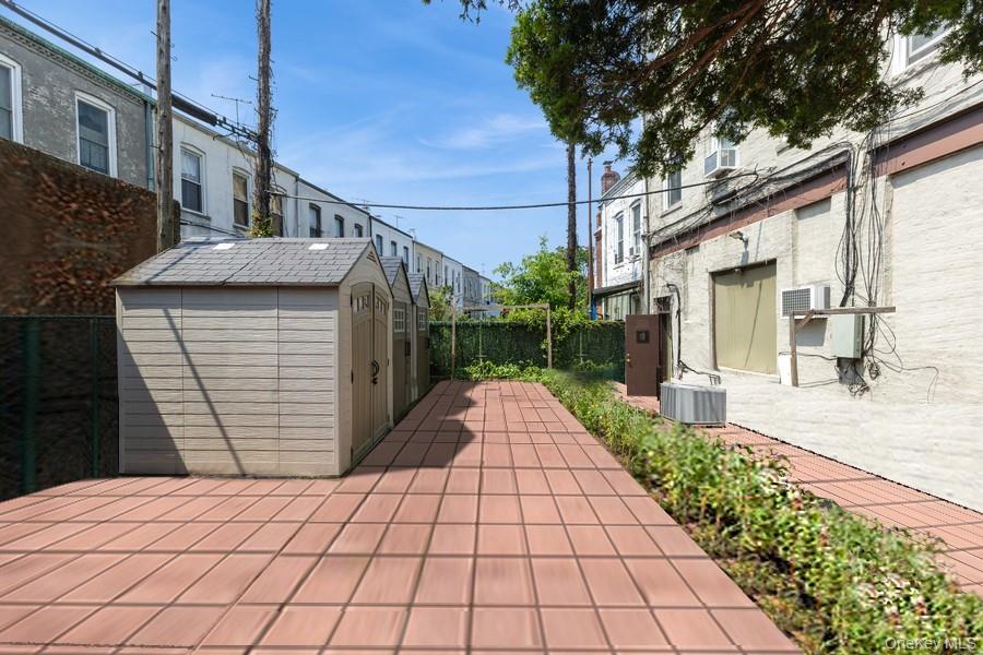 5836 Catalpa Avenue Property Photo 48