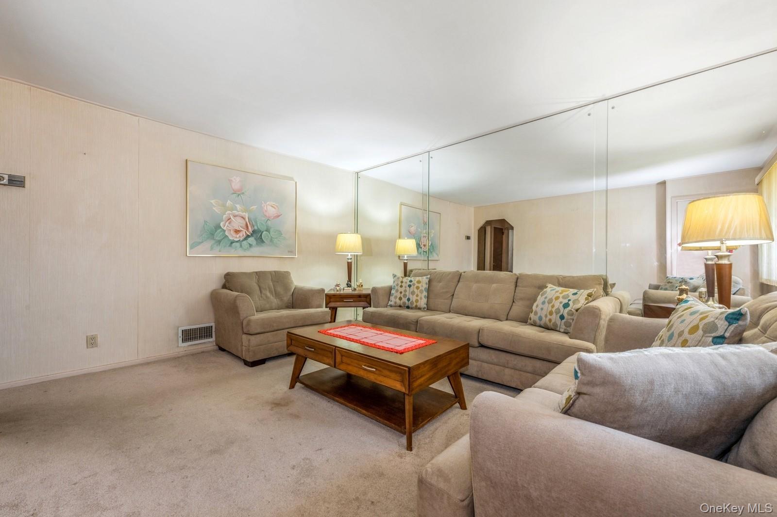 66 Gates Avenue Property Photo 4