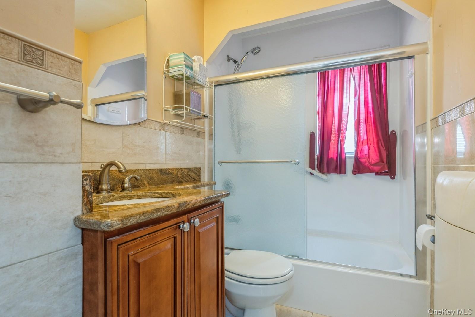 66 Gates Avenue Property Photo 11