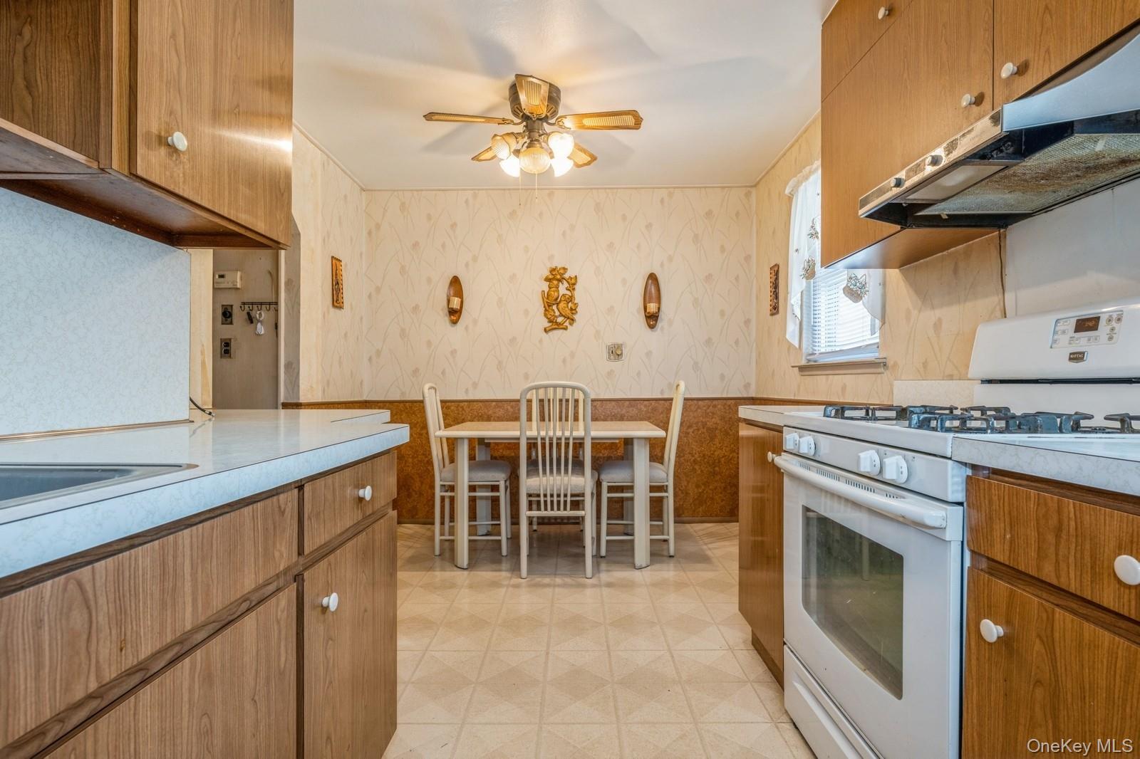 66 Gates Avenue Property Photo 17