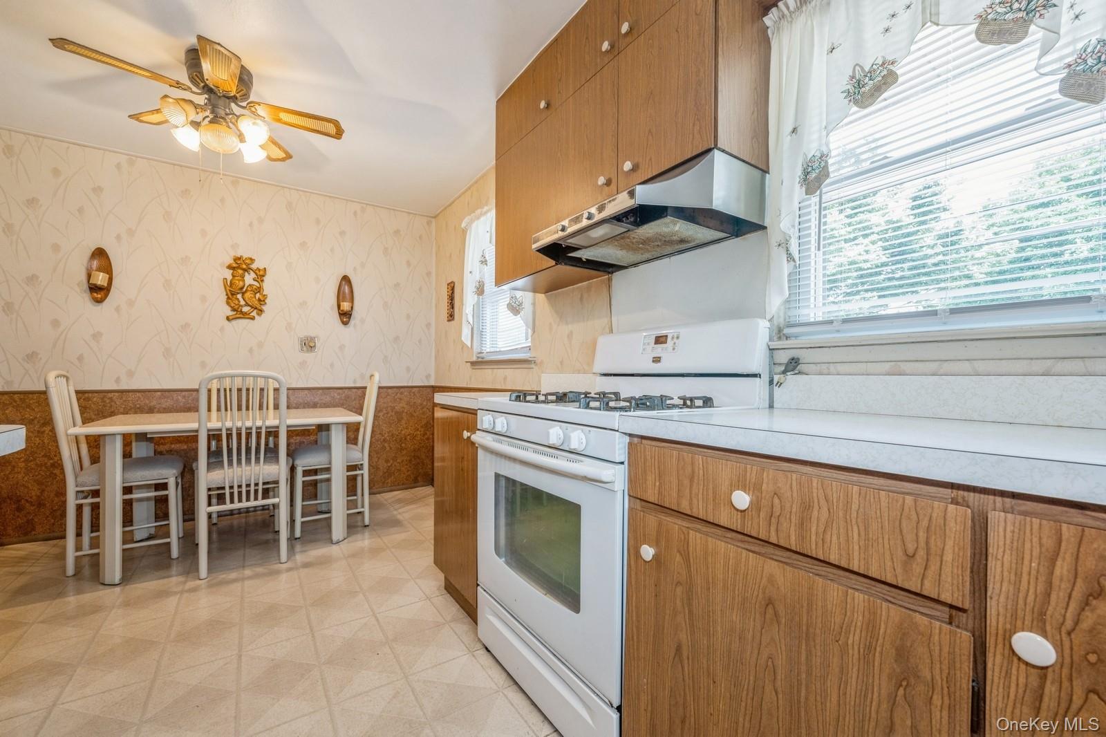 66 Gates Avenue Property Photo 18