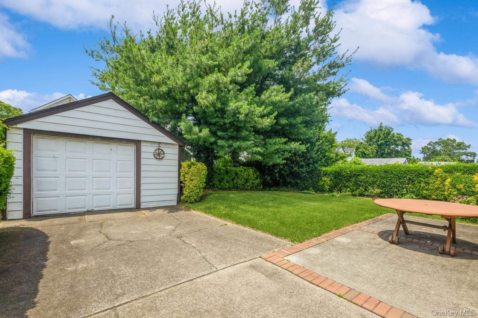 66 Gates Avenue Property Photo 27