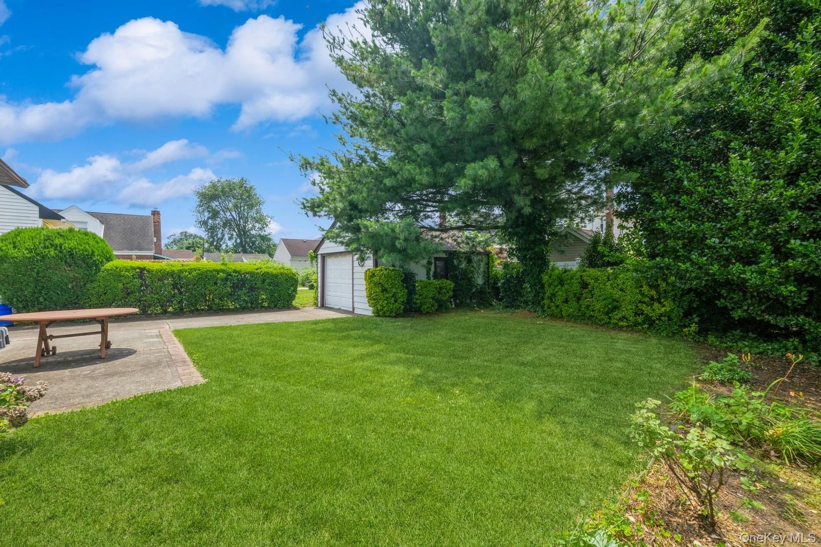 66 Gates Avenue Property Photo 28