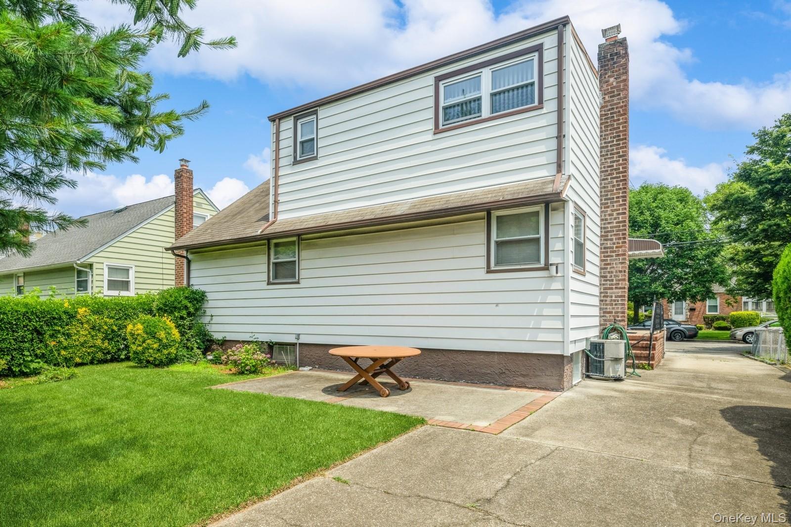 66 Gates Avenue Property Photo 32