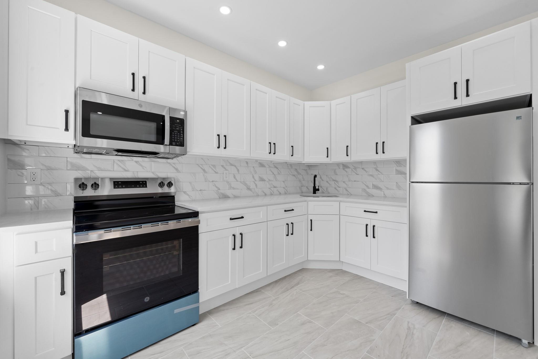 256 Herzl Street Property Photo 2