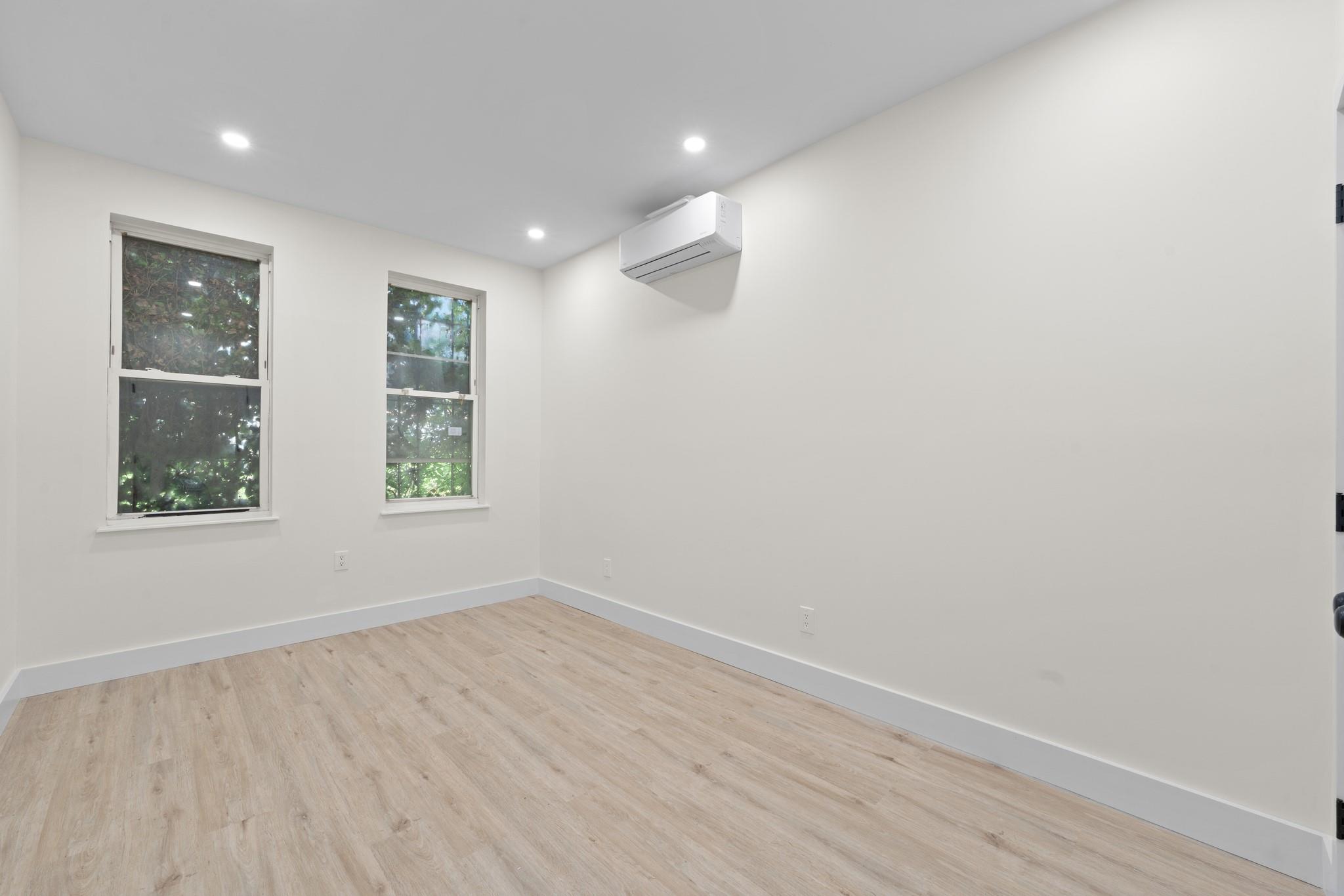 256 Herzl Street Property Photo 5