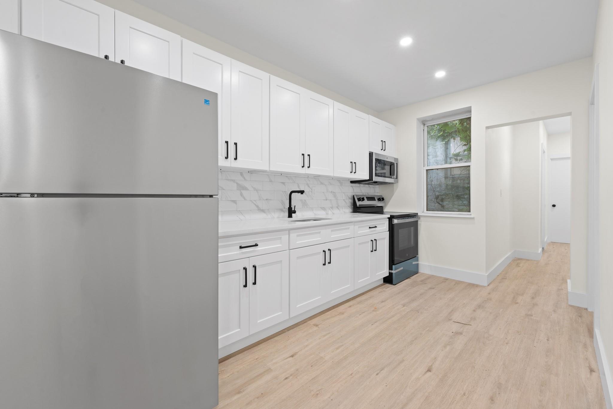 256 Herzl Street Property Photo 7