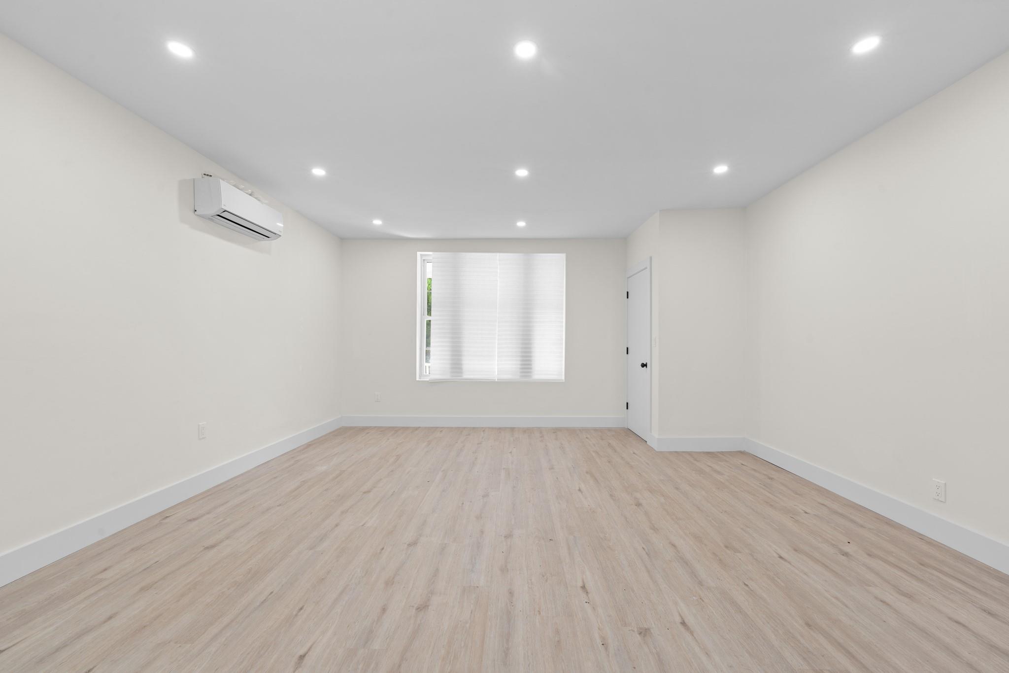 256 Herzl Street Property Photo 8