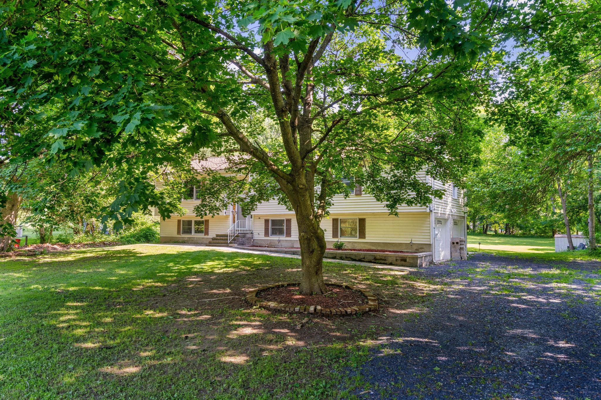 331 E Searsville Road Property Photo 1