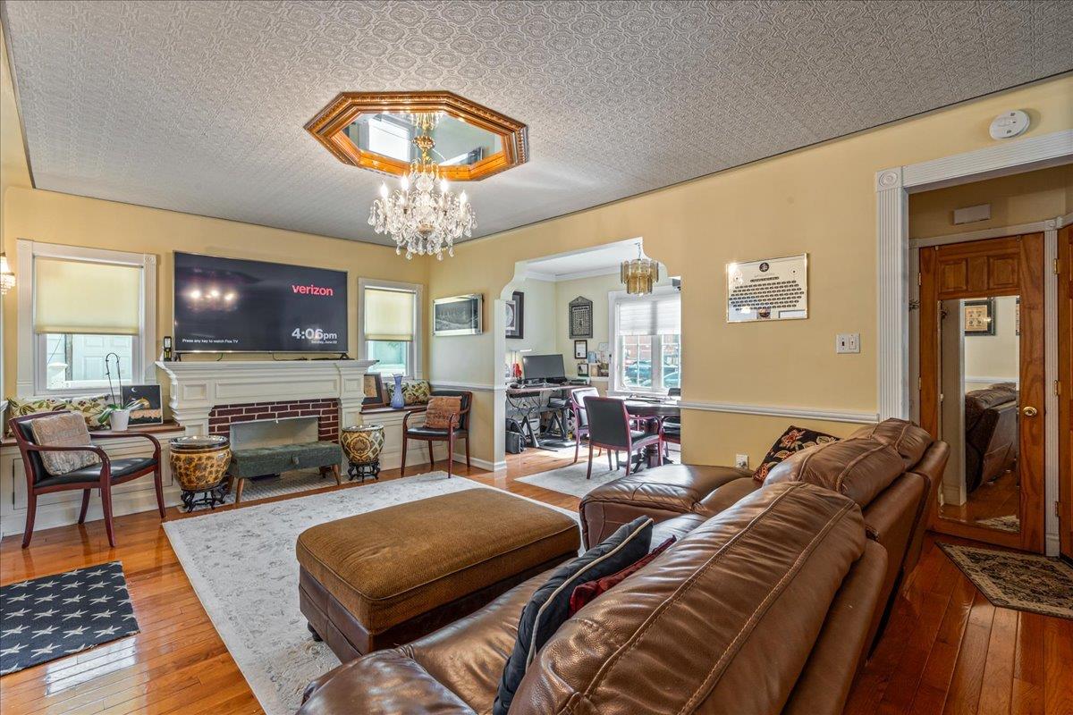 8421 169th Street Property Photo 9