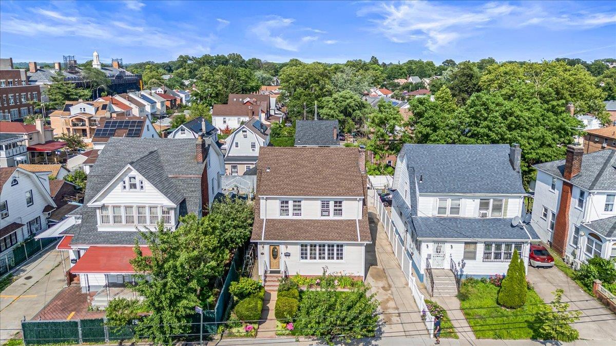 8421 169th Street Property Photo 34