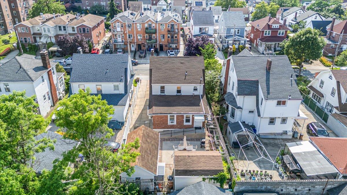 8421 169th Street Property Photo 35