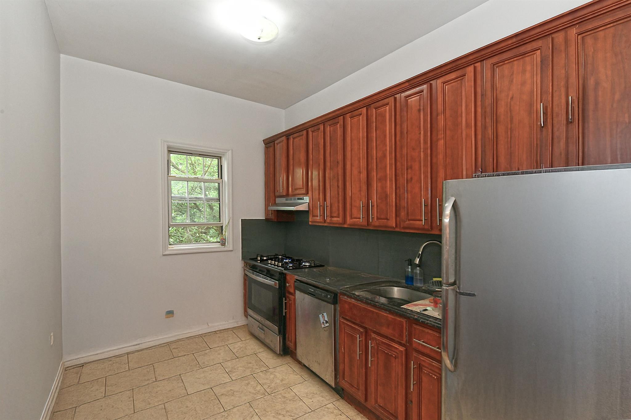 1244 Jefferson Avenue Property Photo 10