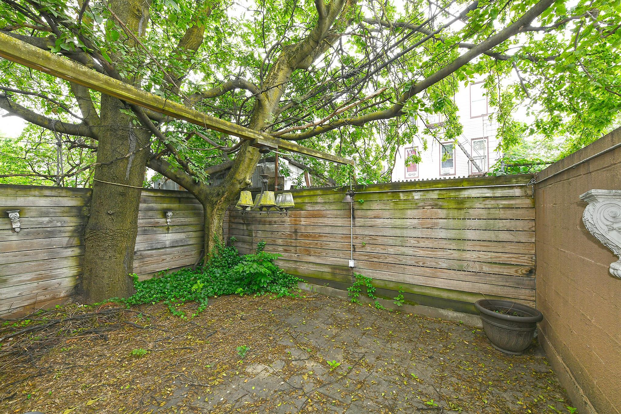 1244 Jefferson Avenue Property Photo 18