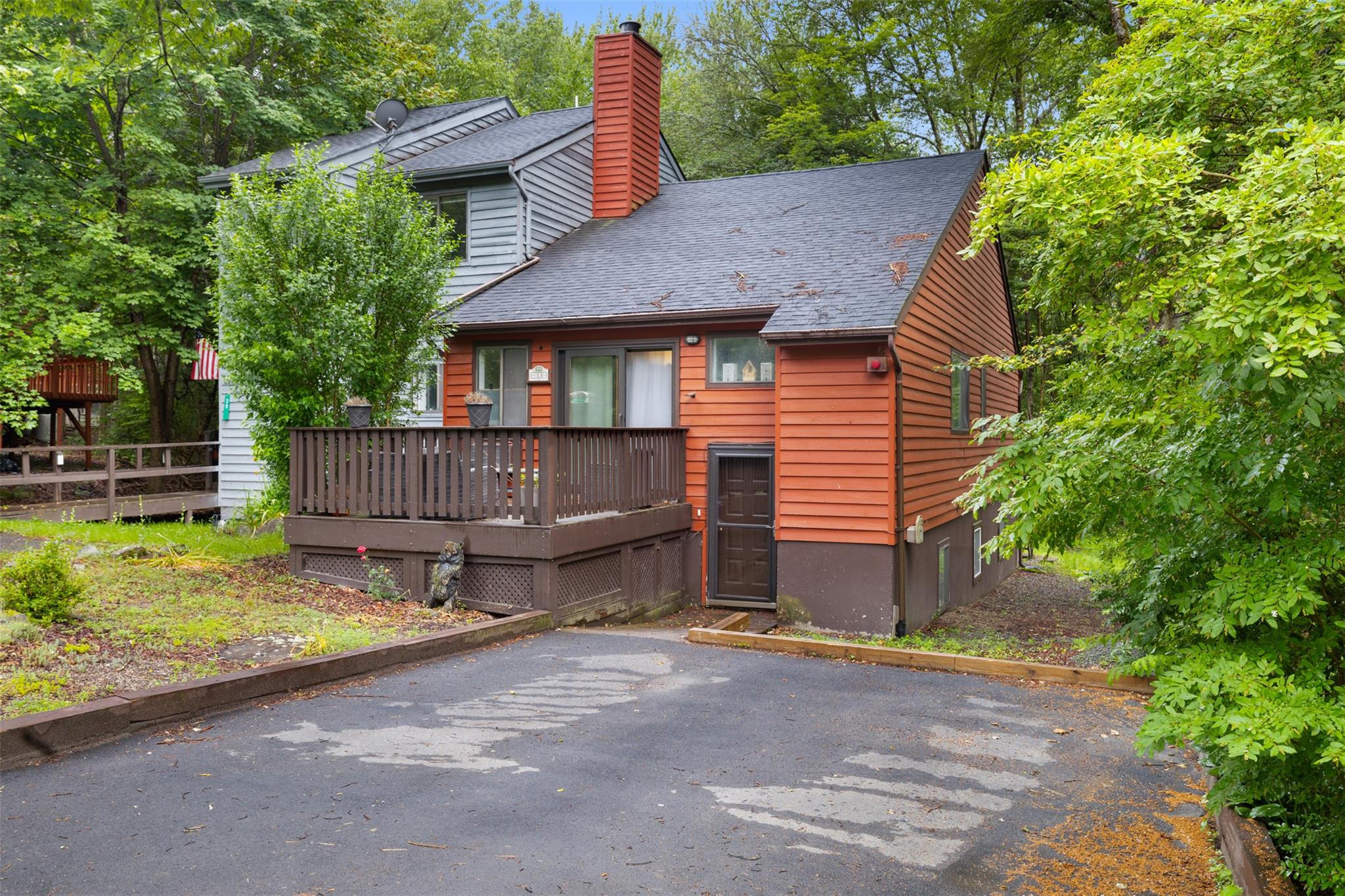 33 Meadowlark Lane Property Photo 1