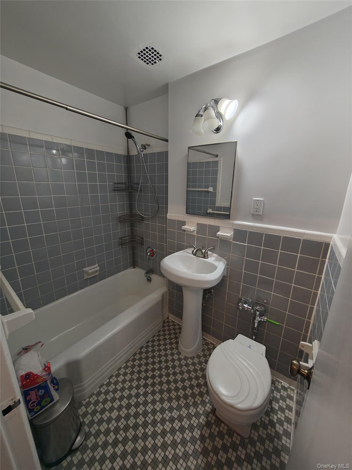 35-11 85 Street 1b Property Photo 3