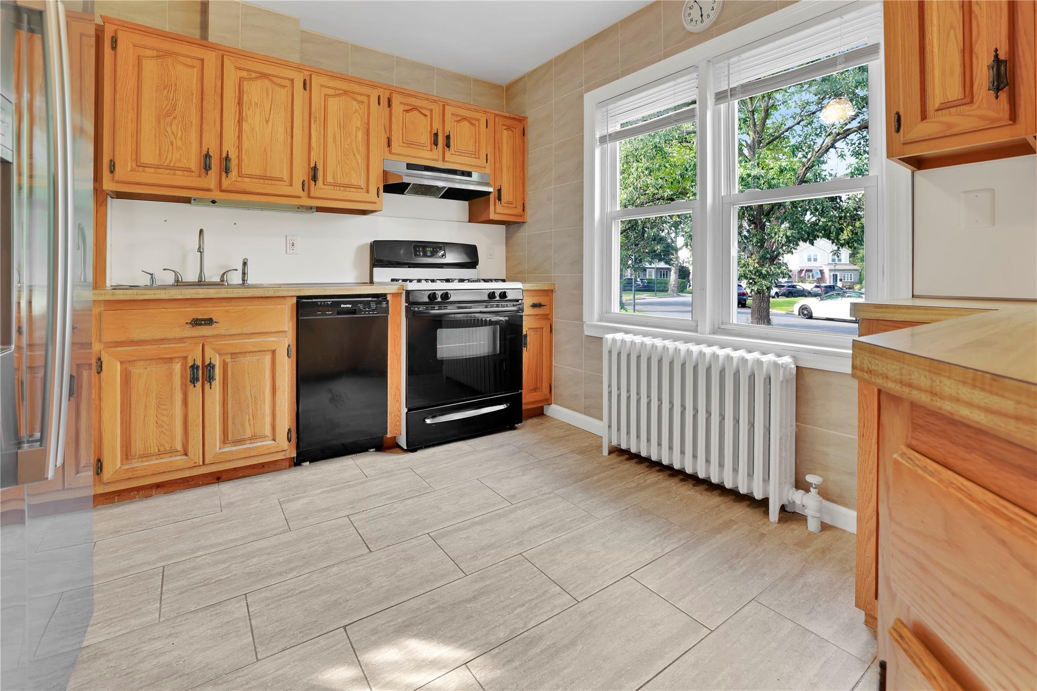 33 Park Circle Property Photo 2
