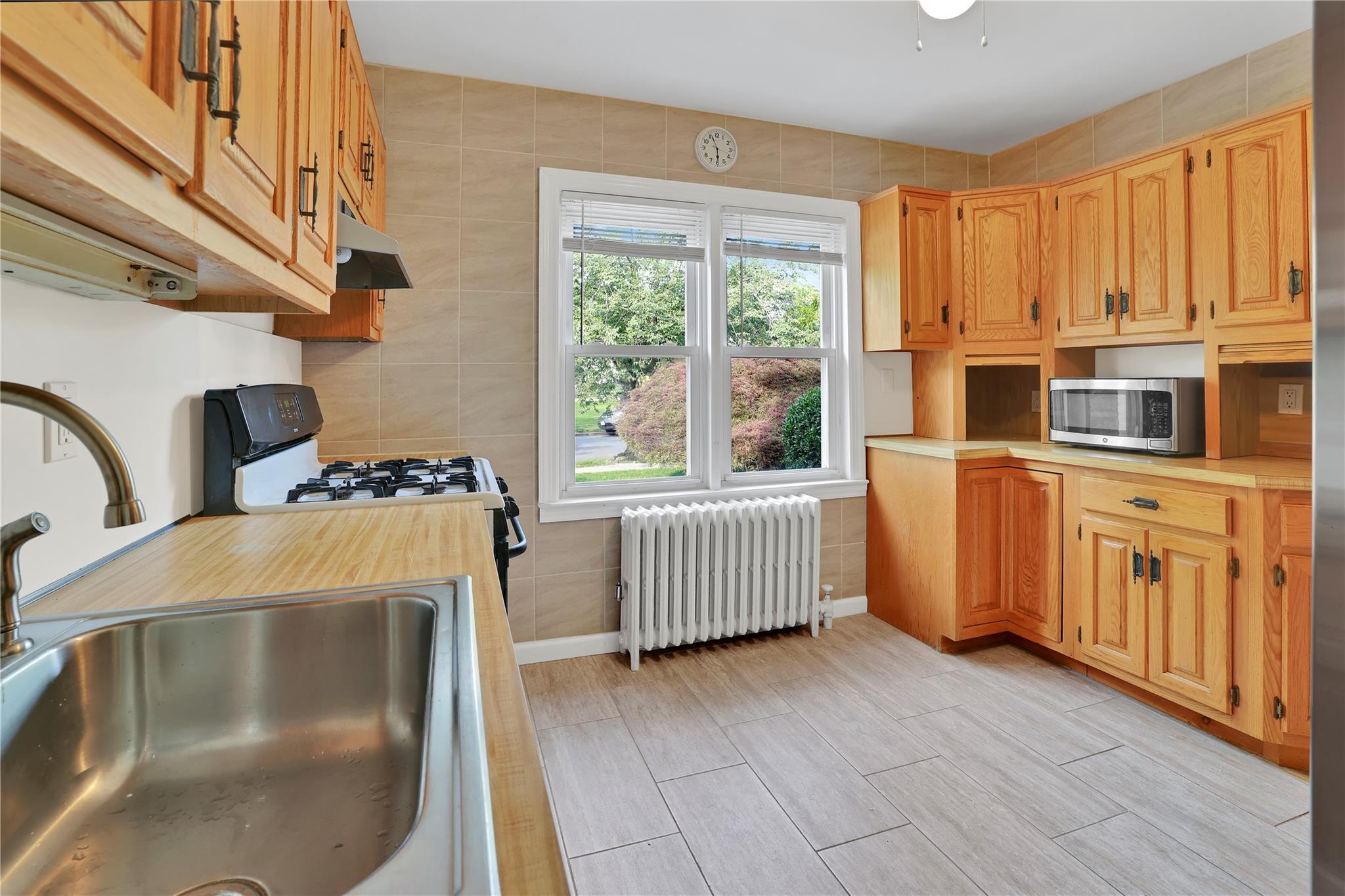 33 Park Circle Property Photo 3
