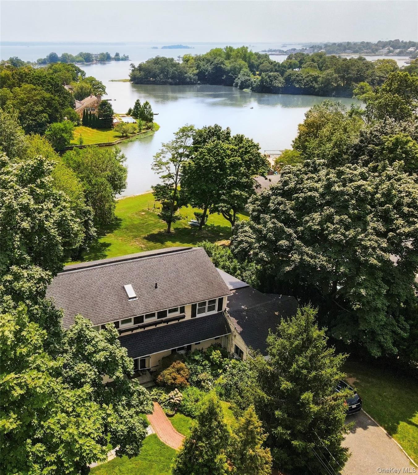 81 Seaview Avenue Property Photo 1
