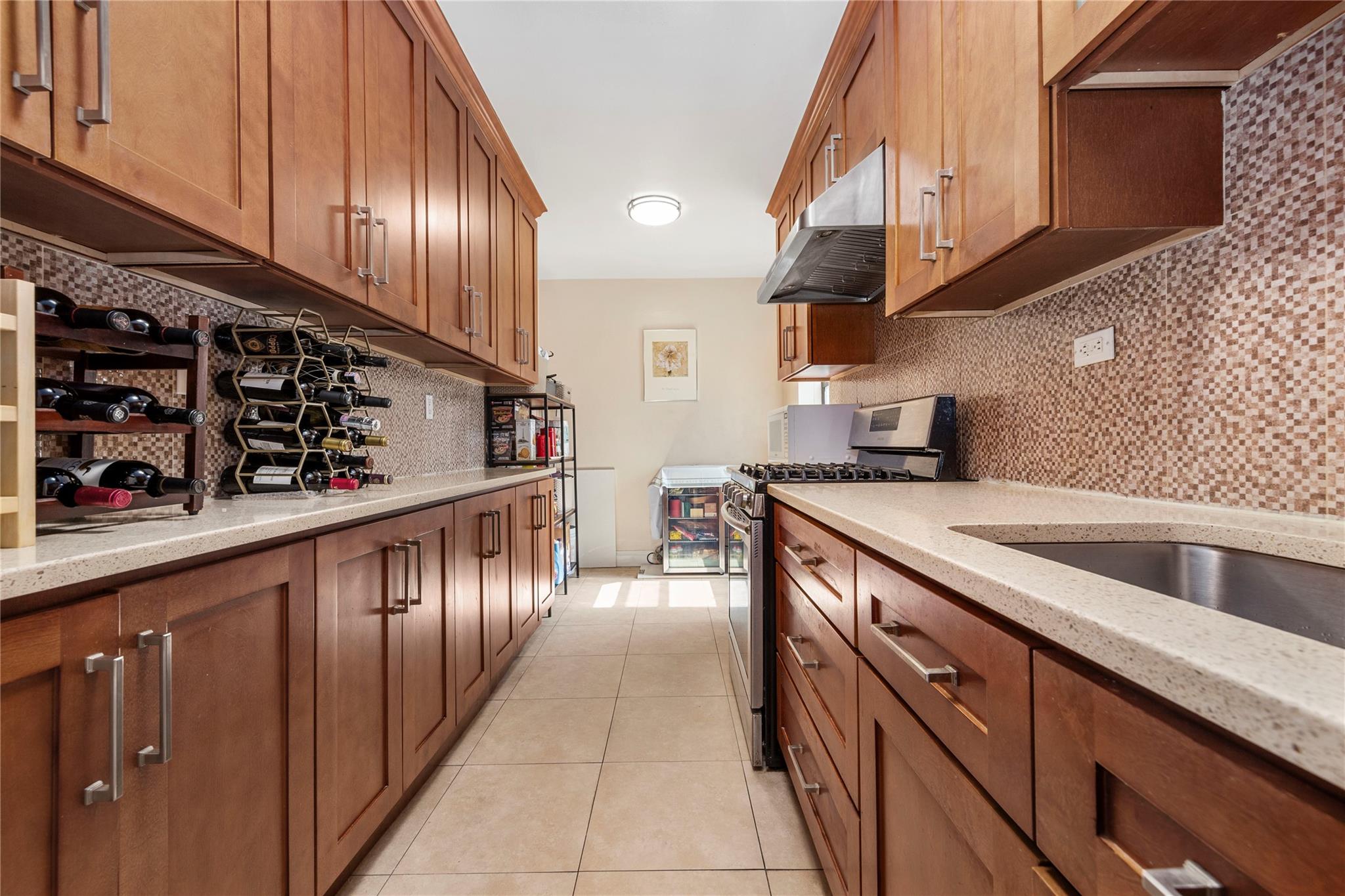 33-07 91 st Street 3K Property Photo 1