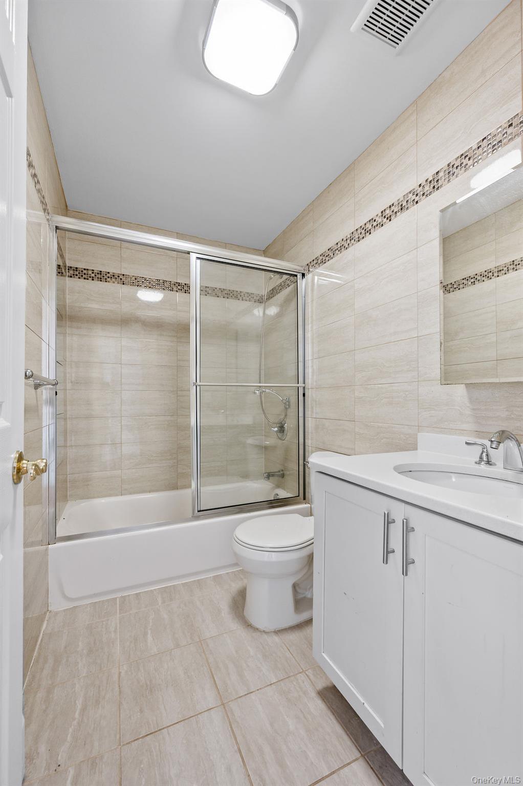 16003 Sanford Avenue Property Photo 8