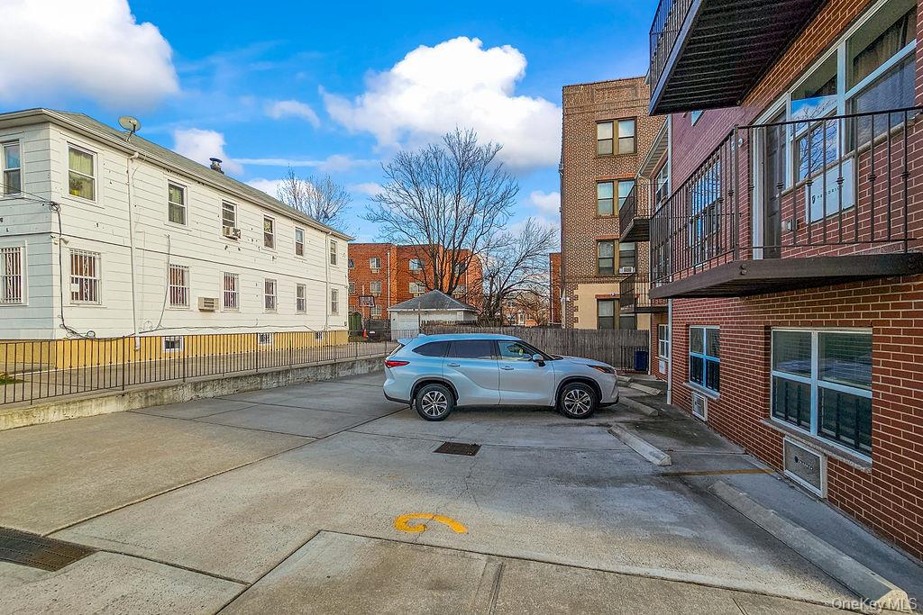 16003 Sanford Avenue Property Photo 15