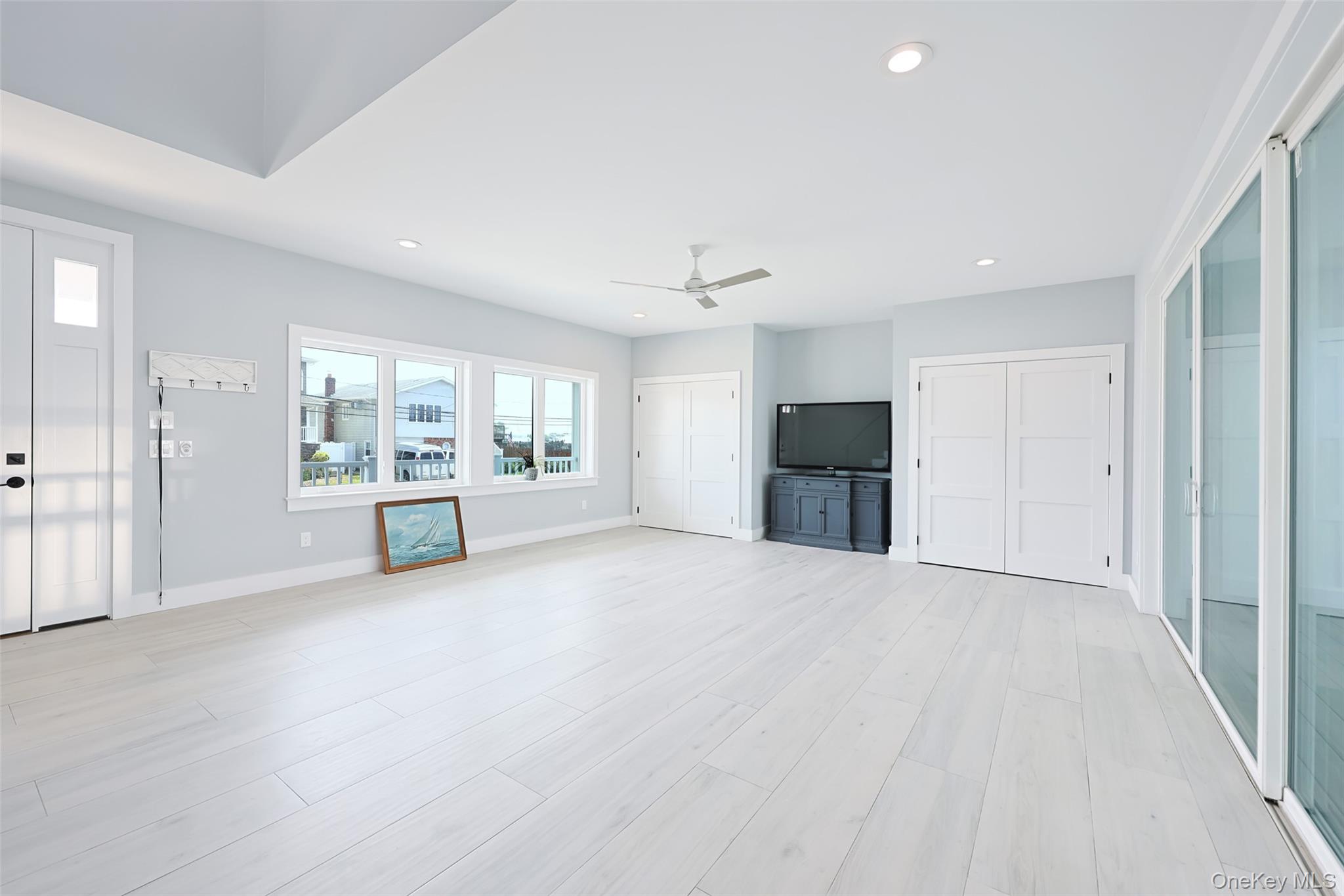 390 E Shore Road Property Photo 19