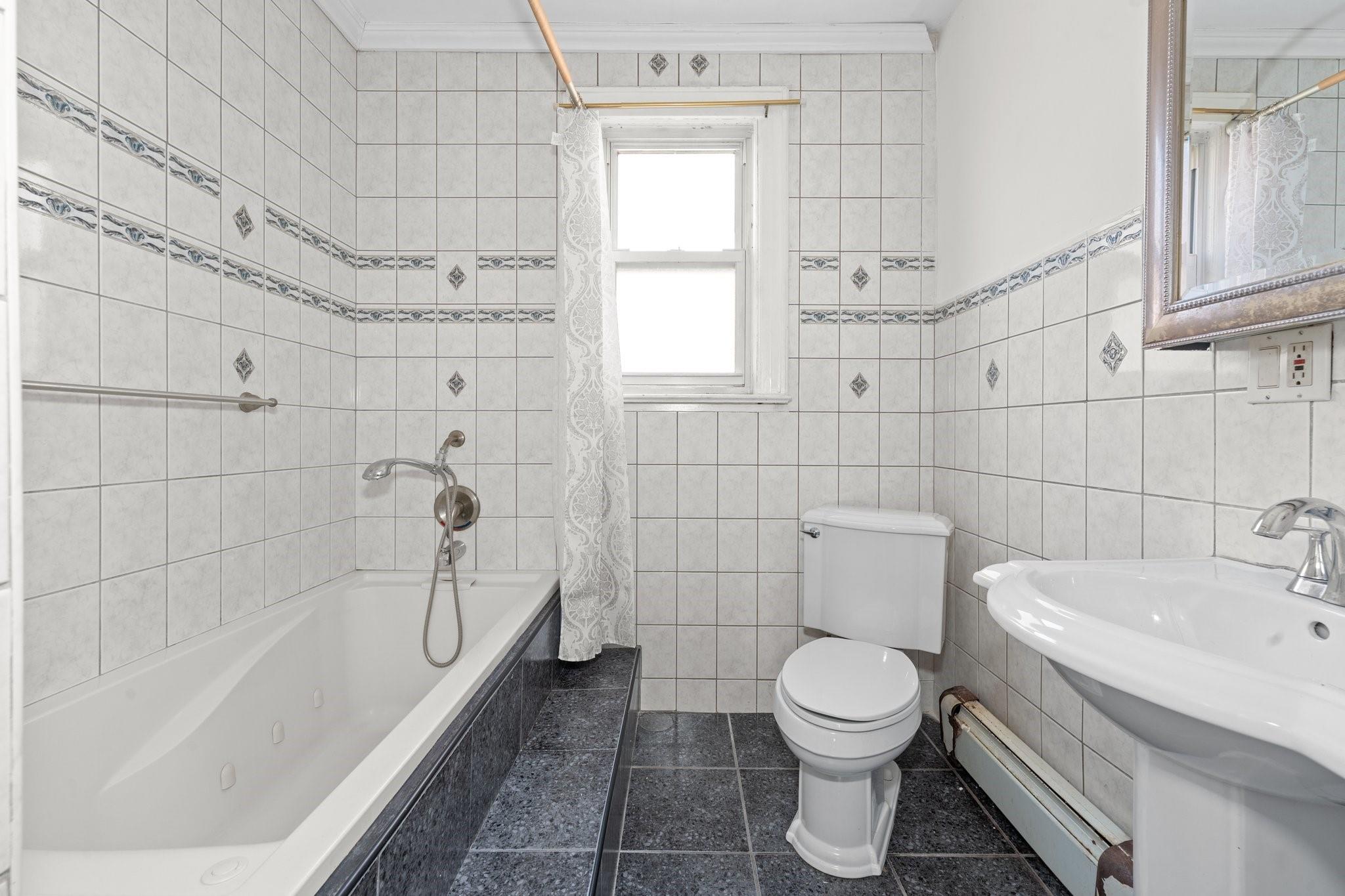 189-18 114 Drive Property Photo 10