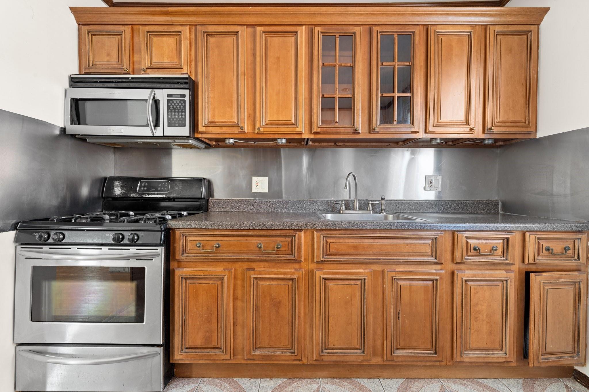 189-18 114 Drive Property Photo 15