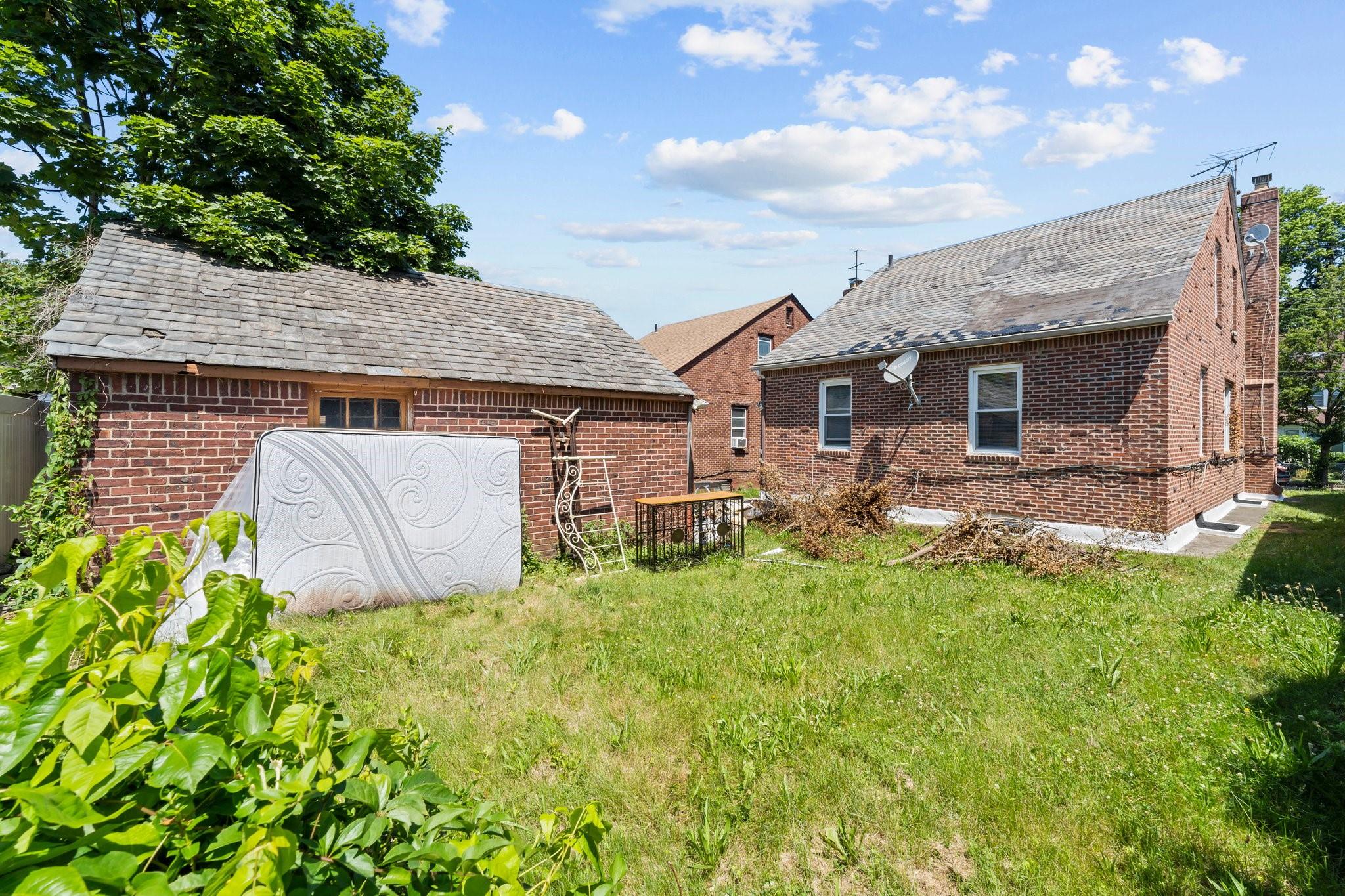 189-18 114 Drive Property Photo 34