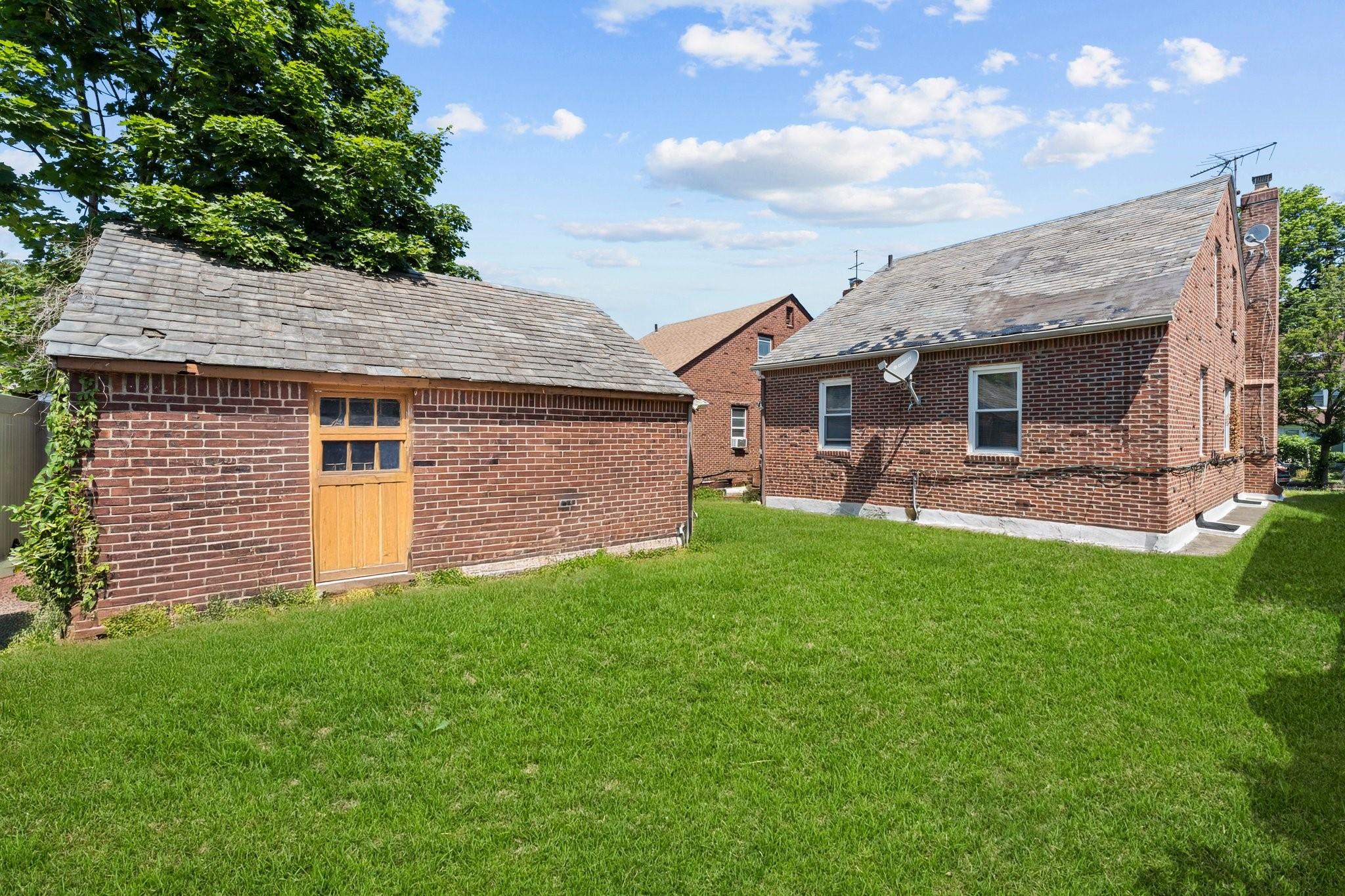 189-18 114 Drive Property Photo 35