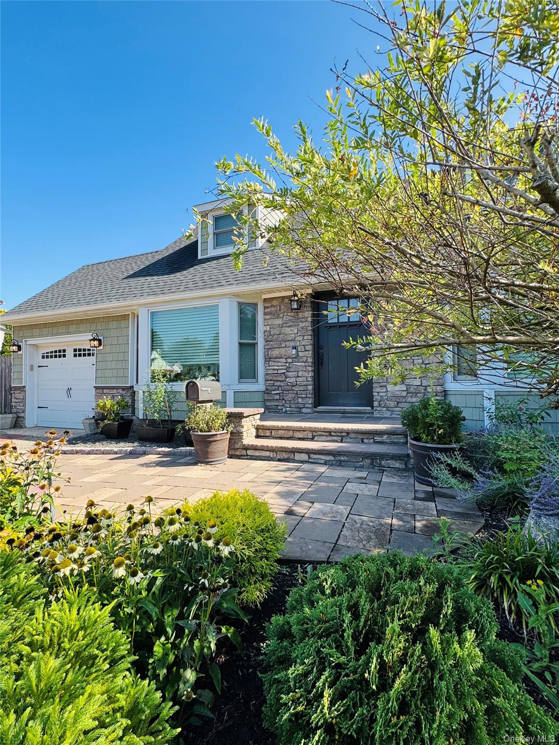 110 Roxbury Drive Property Photo 3