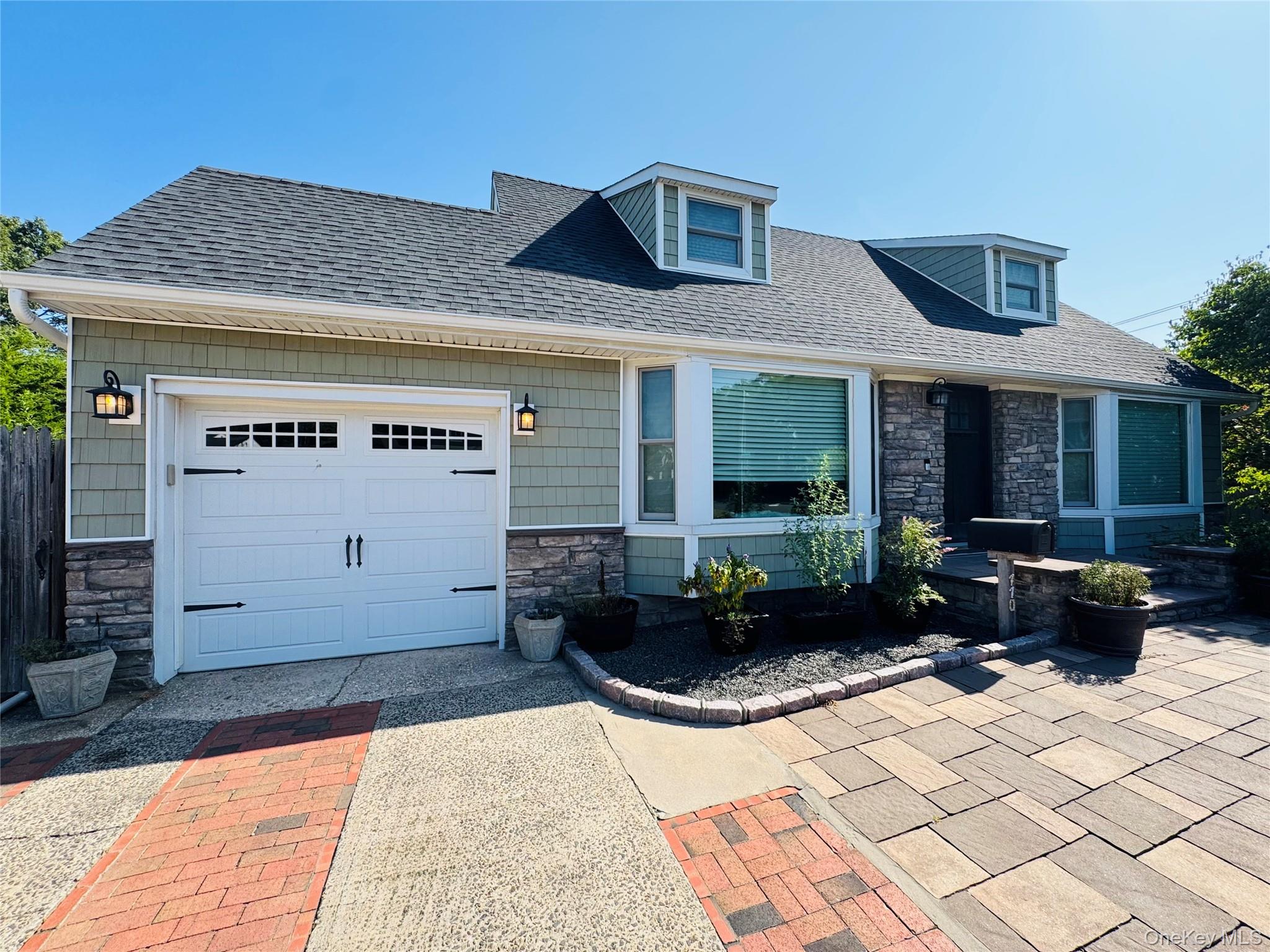 110 Roxbury Drive Property Photo 5