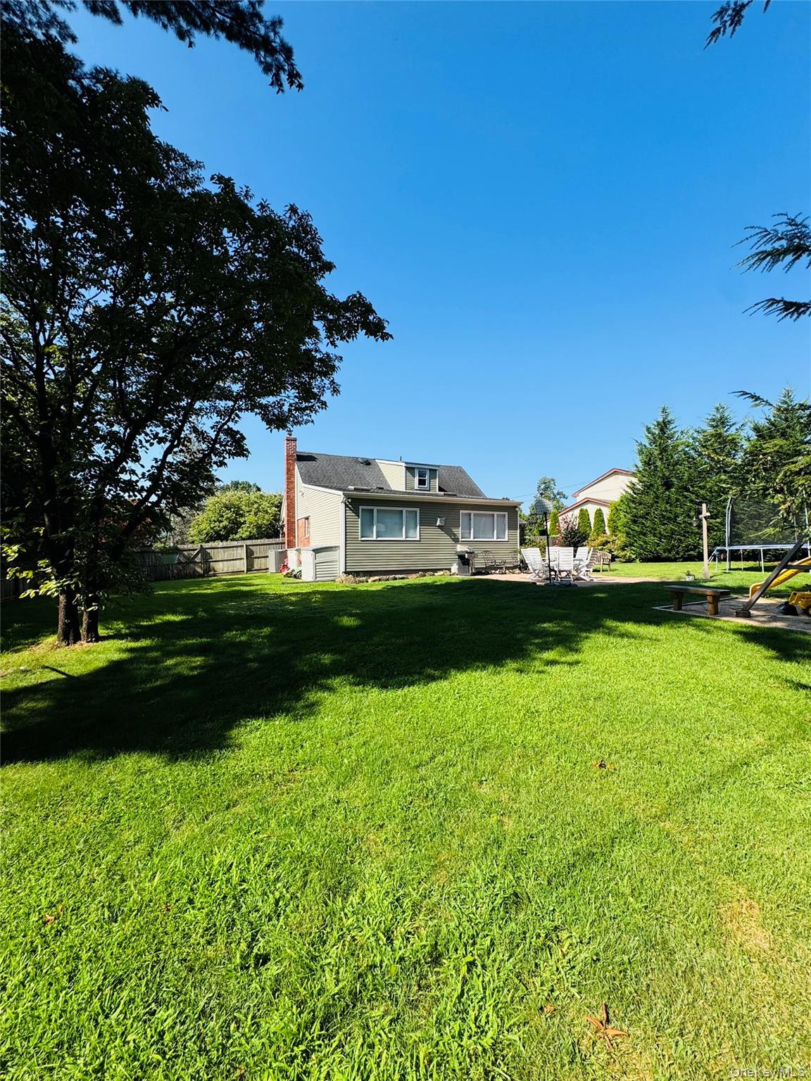 110 Roxbury Drive Property Photo 8