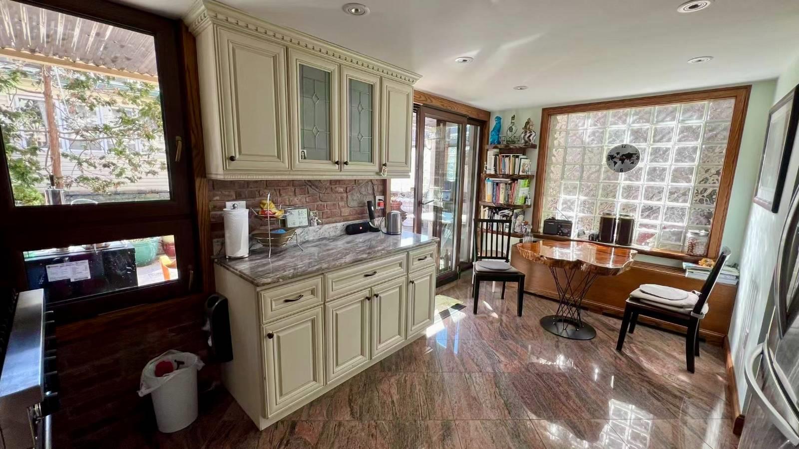 5741 58th Street Property Photo 3