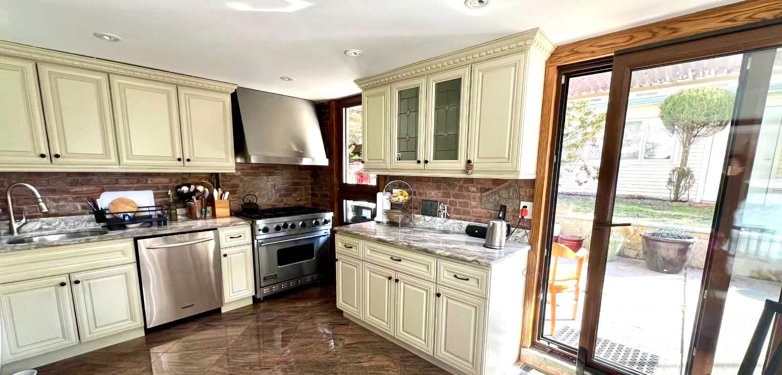 5741 58th Street Property Photo 5