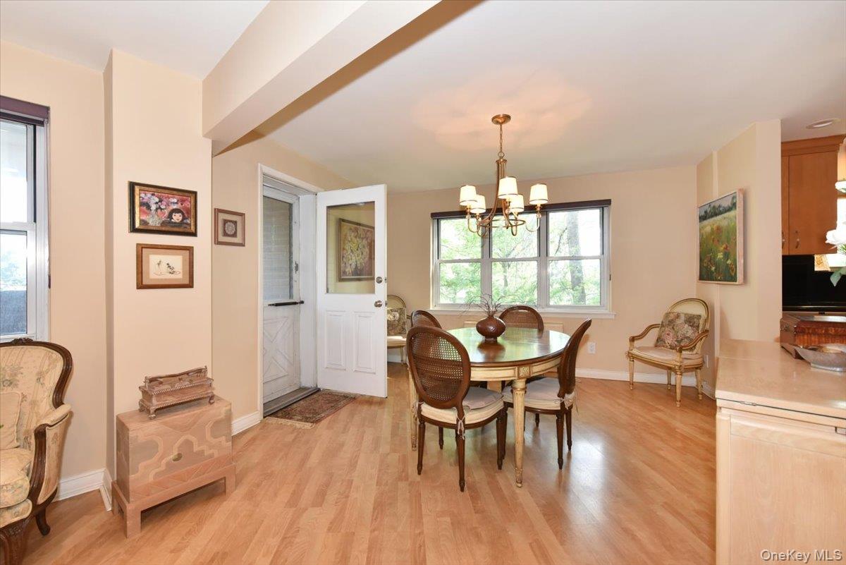 180 S Middle Neck Road 1-q Property Photo 8