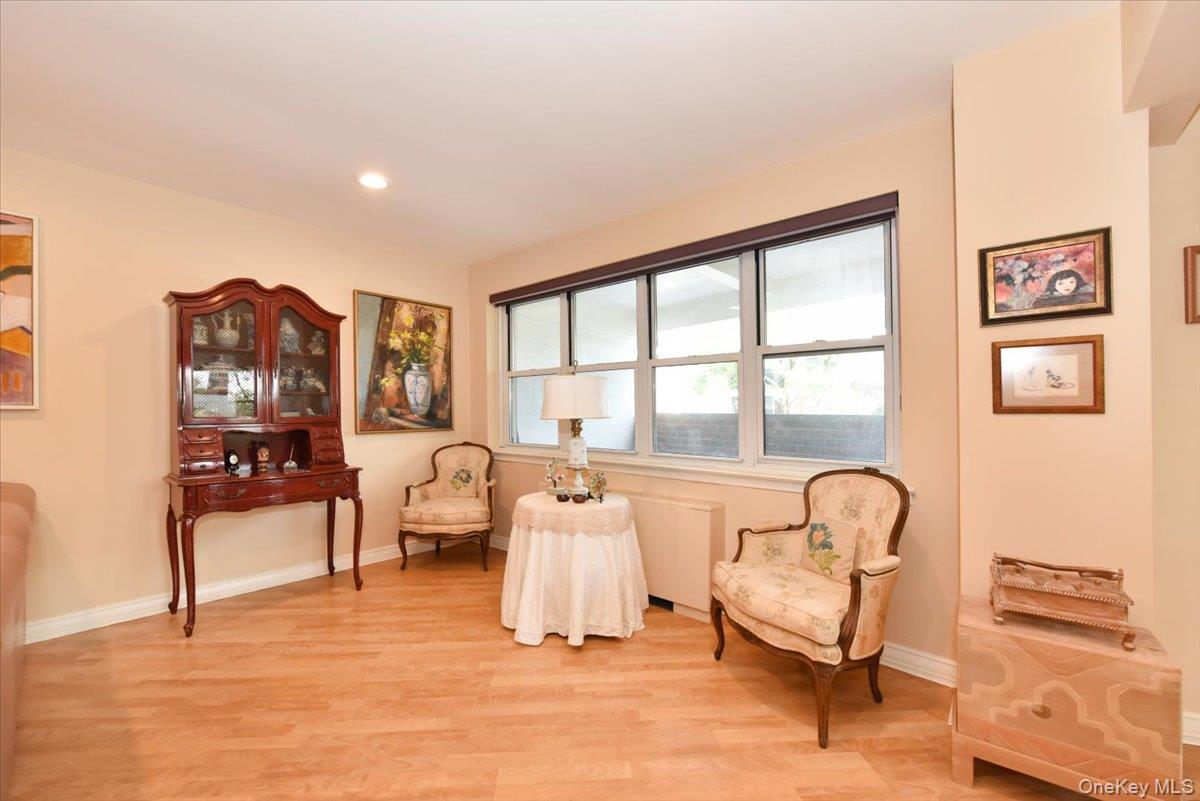 180 S Middle Neck Road 1-q Property Photo 14