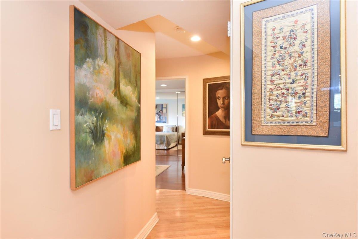 180 S Middle Neck Road 1-q Property Photo 17