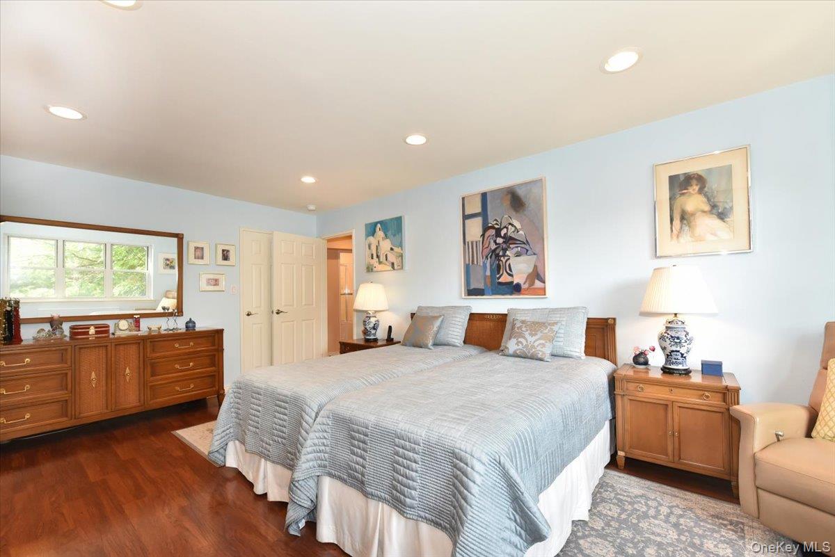 180 S Middle Neck Road 1-q Property Photo 20