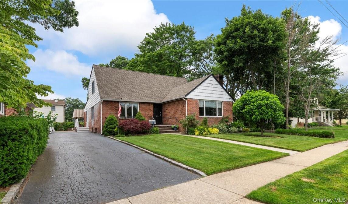 558 Kingston Avenue Property Photo 1