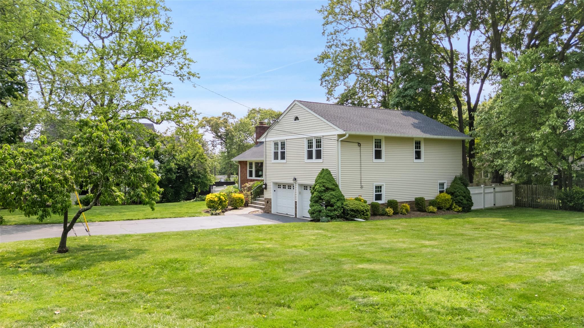 8 Elm Hill Drive Property Photo 2