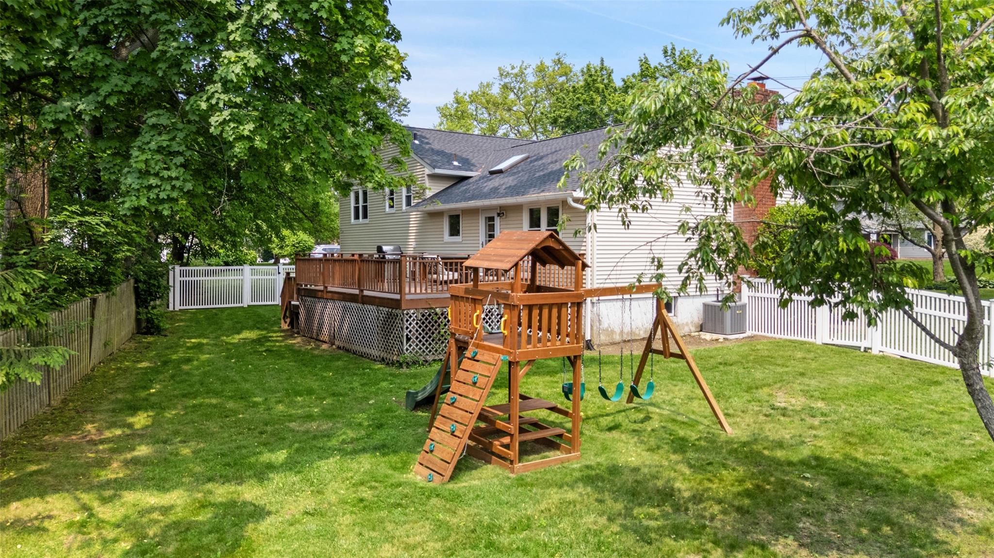 8 Elm Hill Drive Property Photo 3